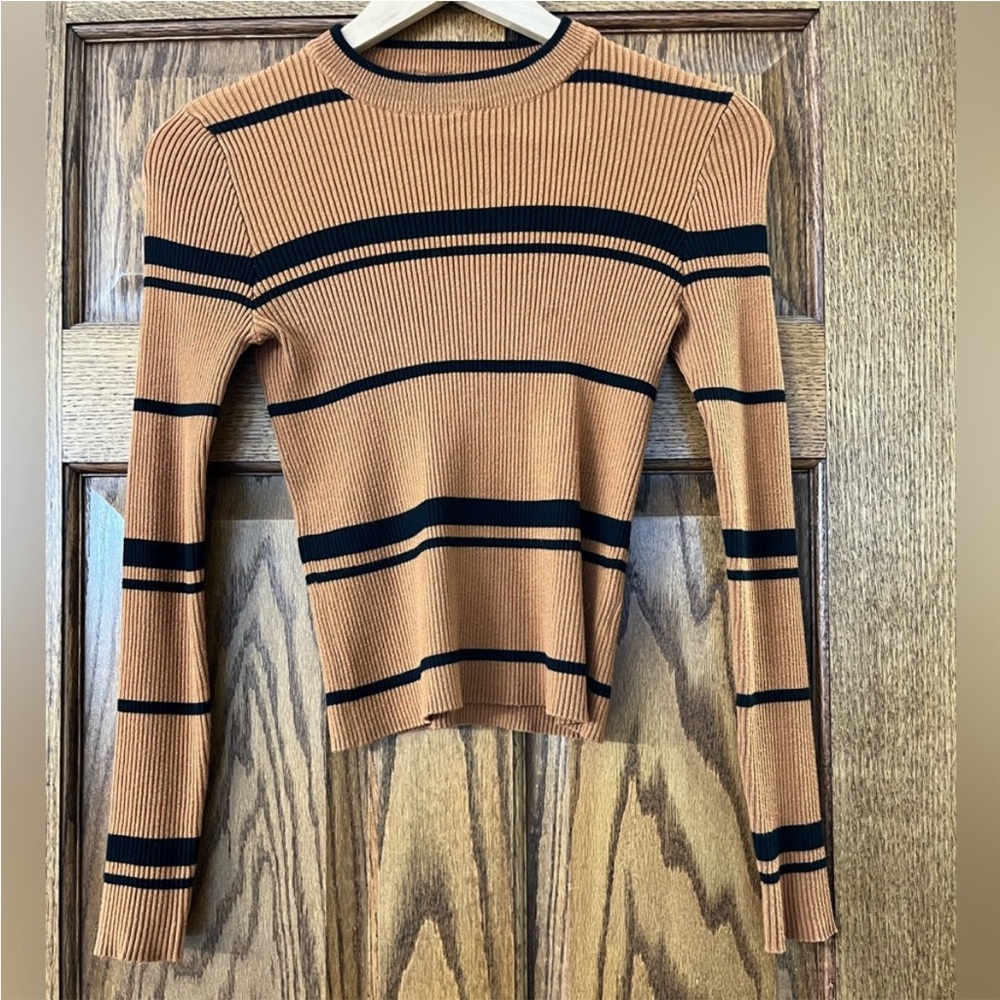 FOREVER 21 Cropped Sweater | Orange & Black | Size S